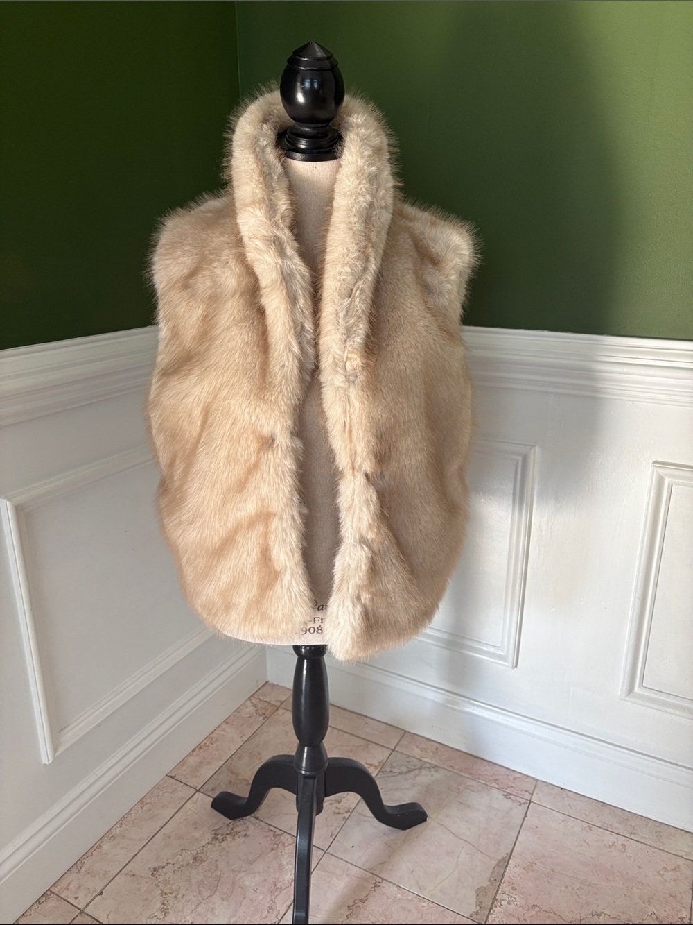 Dress Forum faux fur vest new tags